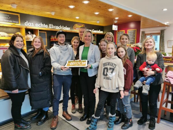 Spende von 1500 Euro an Frau Zahnbrecher